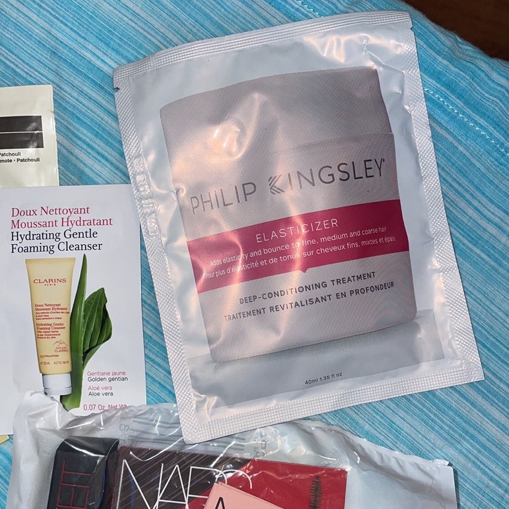 NWT MAKEUP LOT DELUXE SAMPLES - Picture 5 of 7